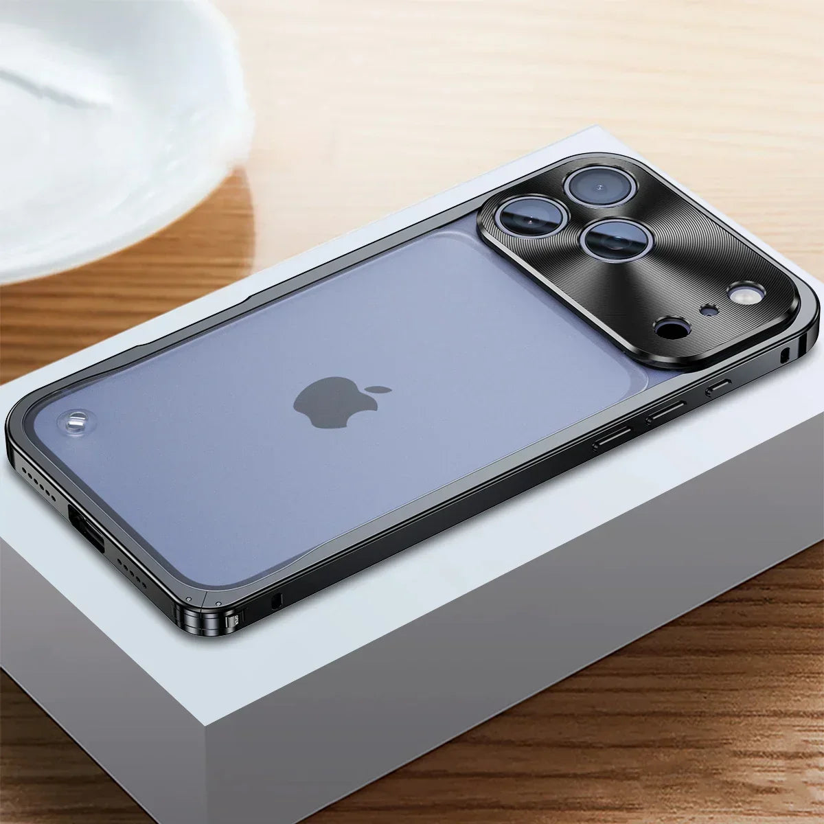 iPhone-Hoesje Met Metaalglans Frame en Matte Achterkant