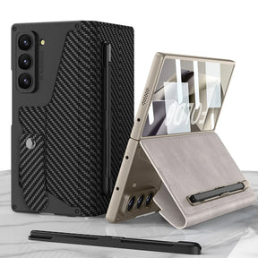 Galaxy Z Fold 6 in lerenlook hoesje met ingebouwde standaard