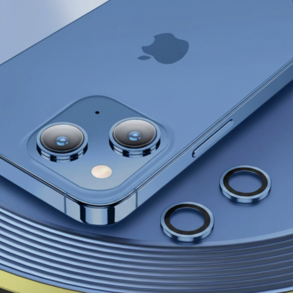 Beschermglas voor de iPhone-camera naast een smartphone